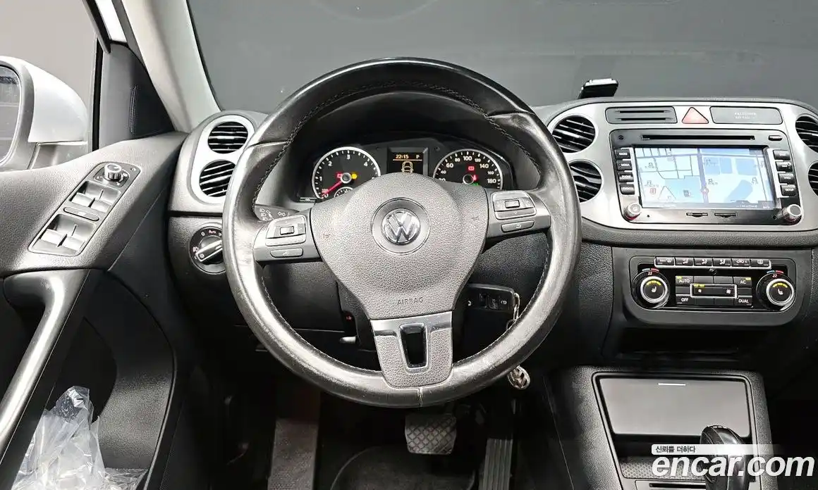 Volkswagen Tiguan 2011 2.0 гидро в Москве № 1549468, фото 13