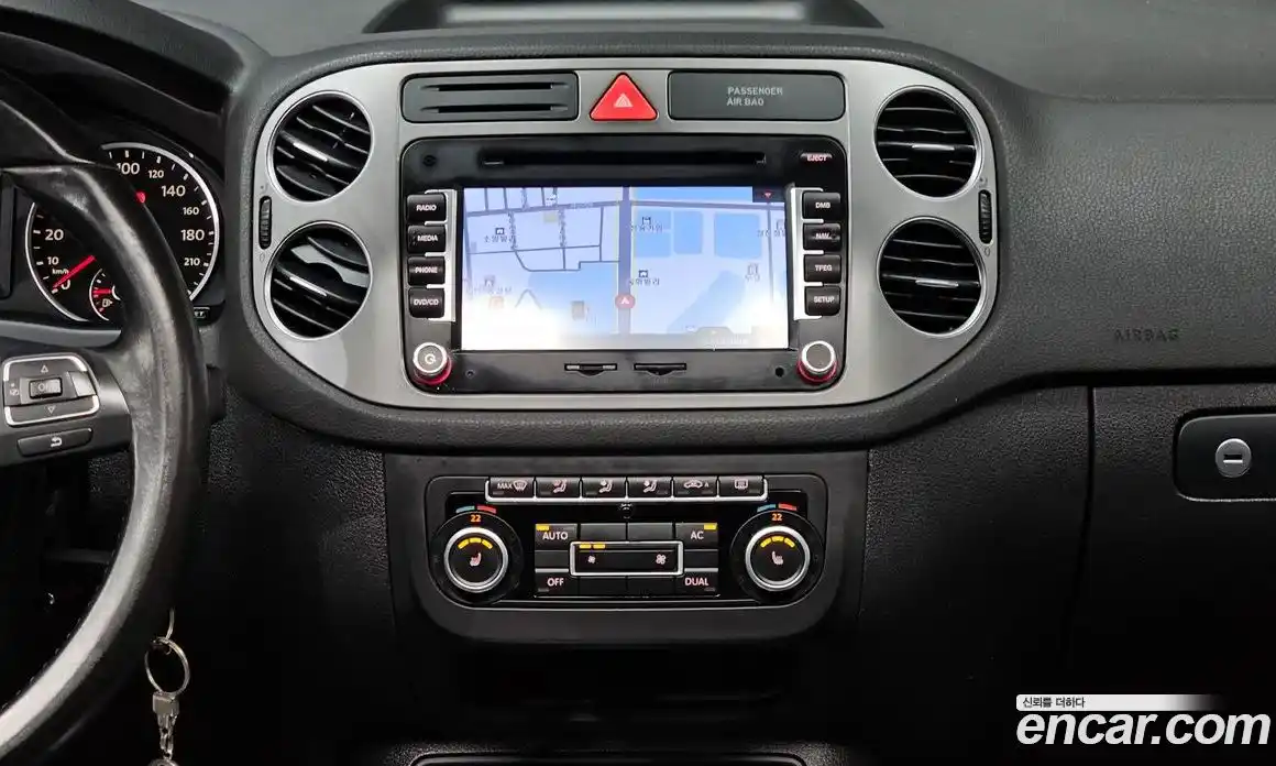 Volkswagen Tiguan 2011 2.0 гидро в Москве № 1549468, фото 14