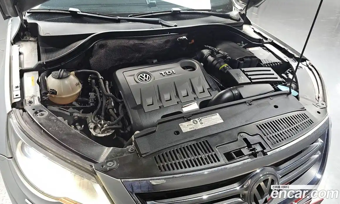 Volkswagen Tiguan 2011 2.0 гидро в Москве № 1549468, фото 6
