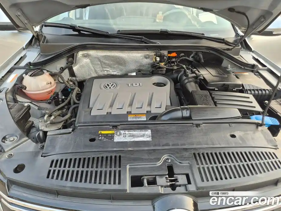 Volkswagen Tiguan 2013 2.0 гидро в Москве № 1549518, фото 14