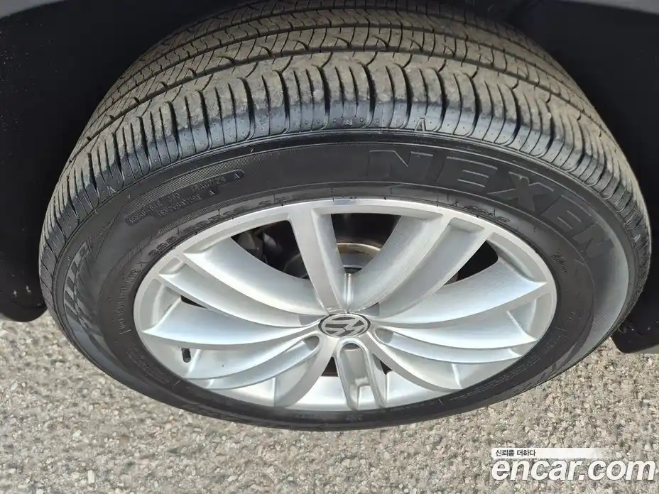 Volkswagen Tiguan 2013 2.0 гидро в Москве № 1549518, фото 16