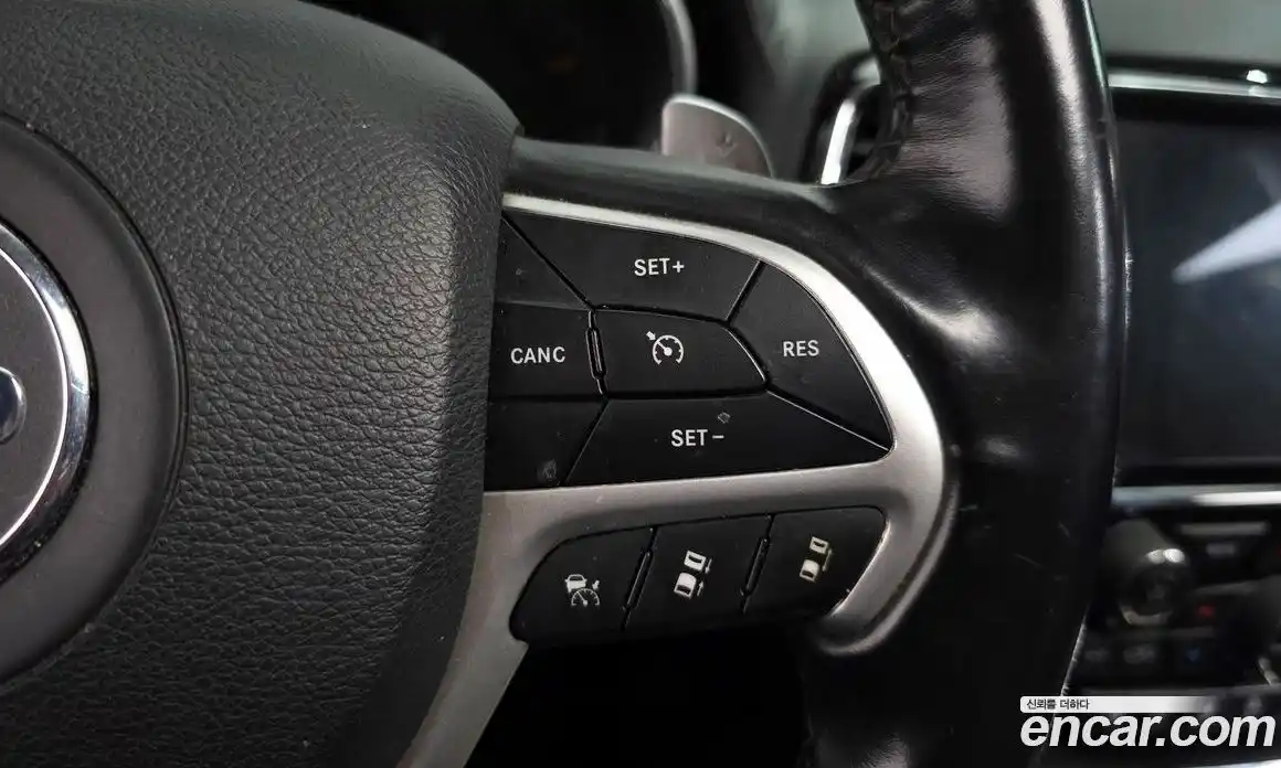 Jeep Cherokee 2019 3.6 гидро в Москве № 1549942, фото 17