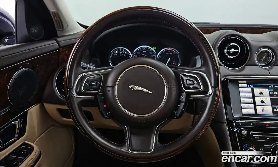Jaguar XJ 2015 3.0 гидро в Москве № 1550935, фото 13