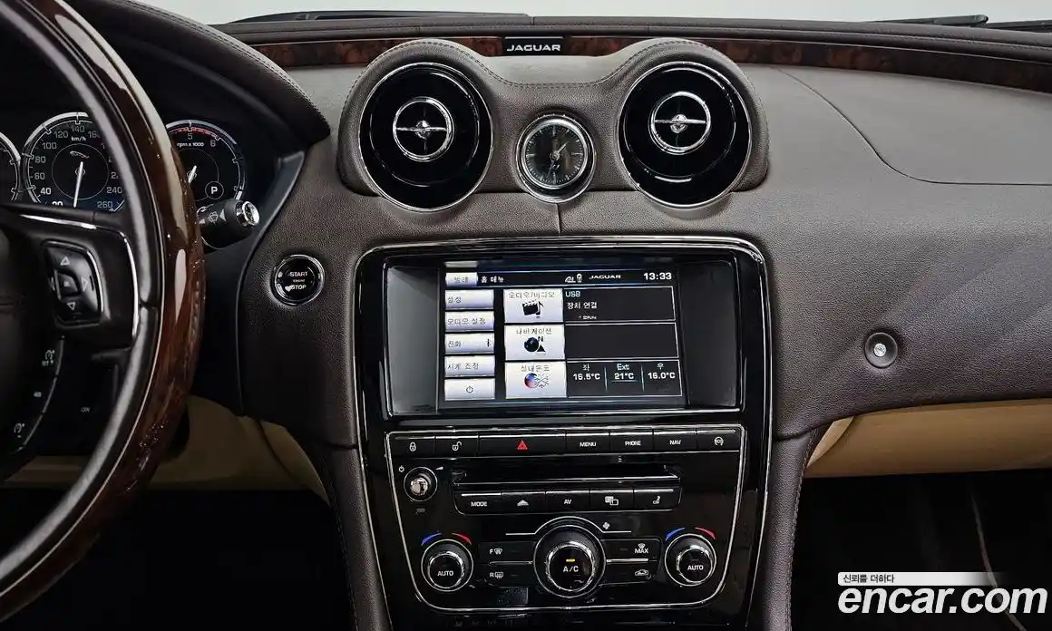 Jaguar XJ 2015 3.0 гидро в Москве № 1550935, фото 15