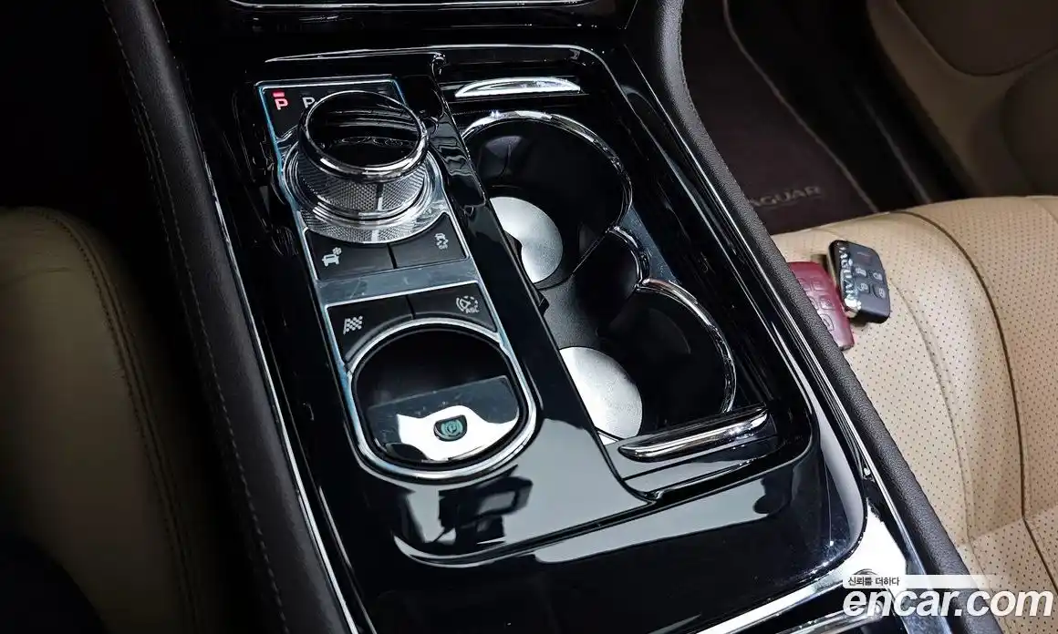 Jaguar XJ 2015 3.0 гидро в Москве № 1550935, фото 9