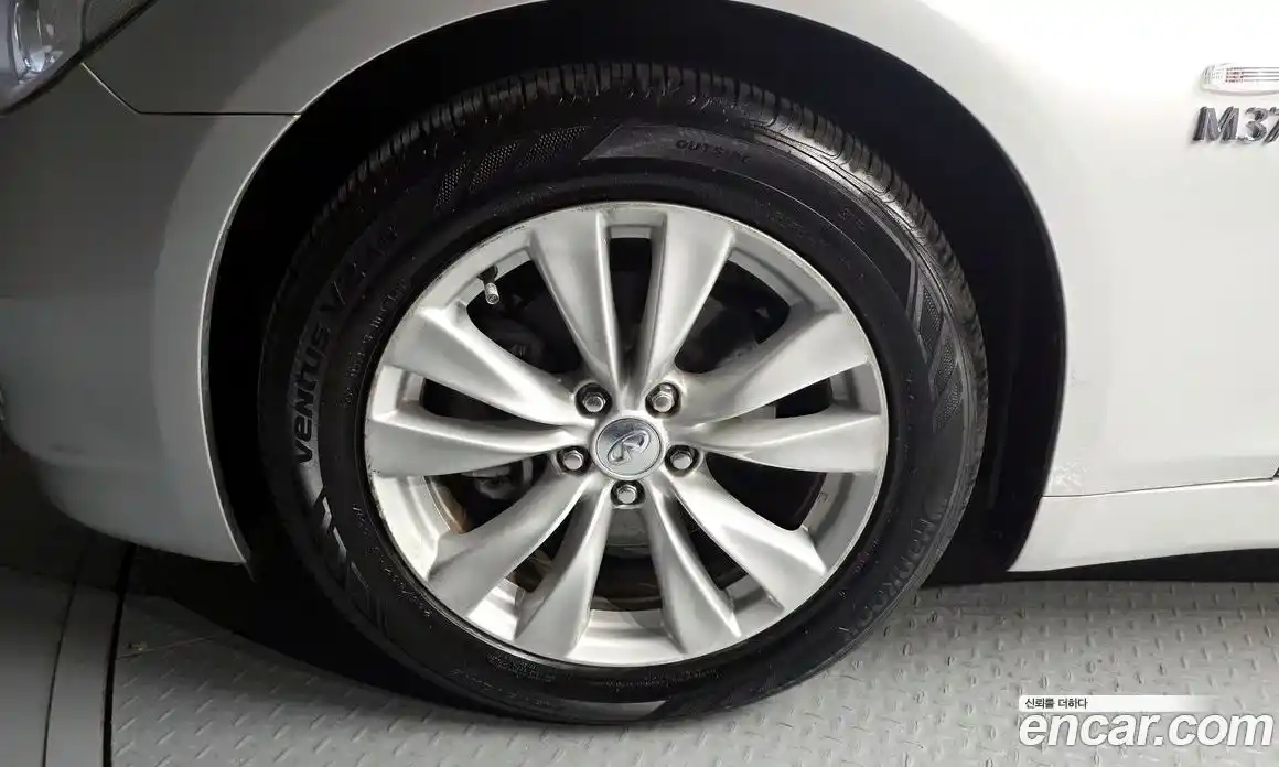 Infiniti M 2010 3.7 гидро в Москве № 1551046, фото 5