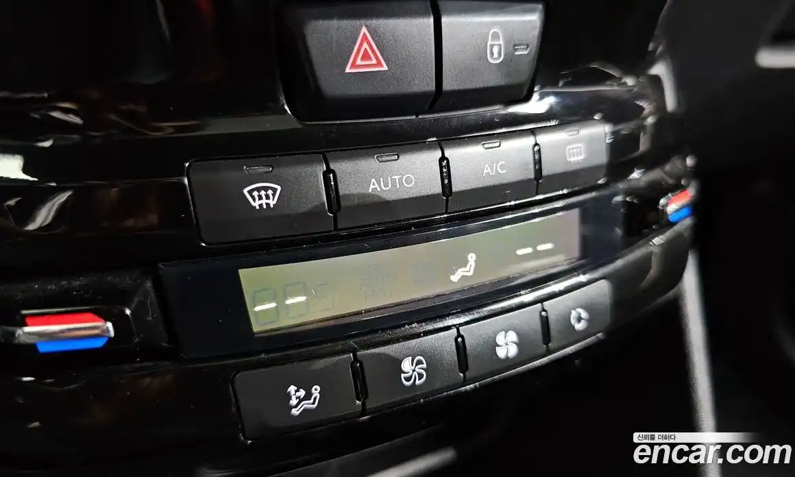 Peugeot 2008 2016 1.6 гидро в Москве № 1551184, фото 16