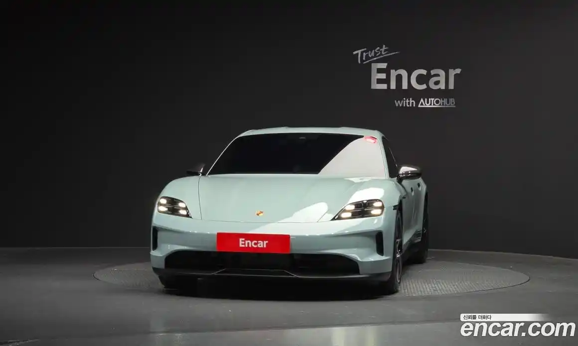 Porsche Taycan 2024 0.1 гидро в Москве № 230924, фото 3