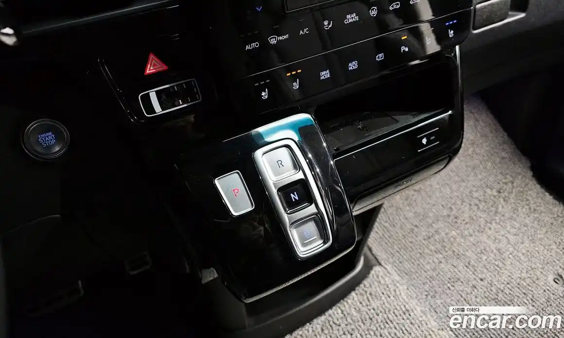 Hyundai Staria 2024 2.2 гидро в Москве № 108384, фото 9