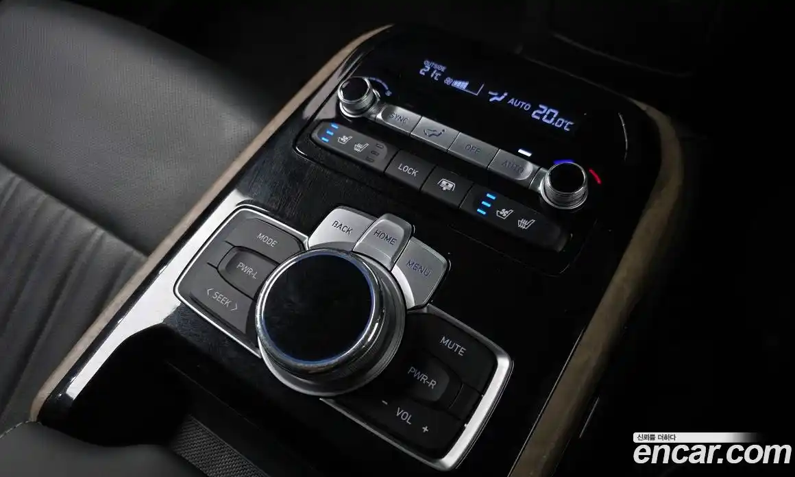 Genesis G90 2019 3.8 гидро в Москве № 1539178, фото 18