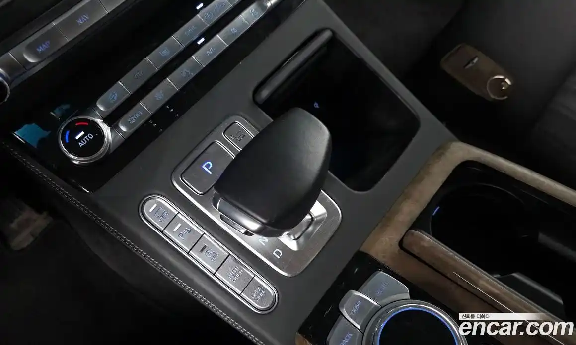 Genesis G90 2019 3.8 гидро в Москве № 1539178, фото 8