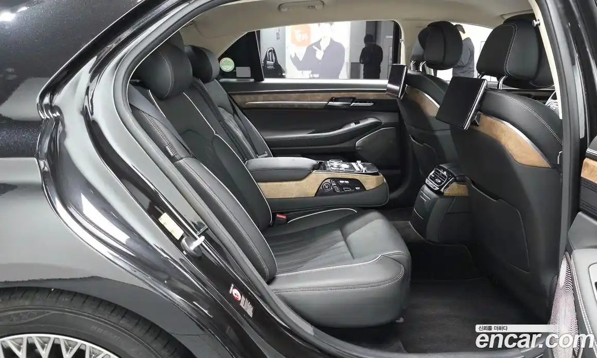 Genesis G90 2019 3.8 гидро в Москве № 1539178, фото 10