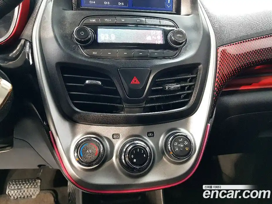 Chevrolet Spark 2016 1.0 гидро в Москве, фото 13