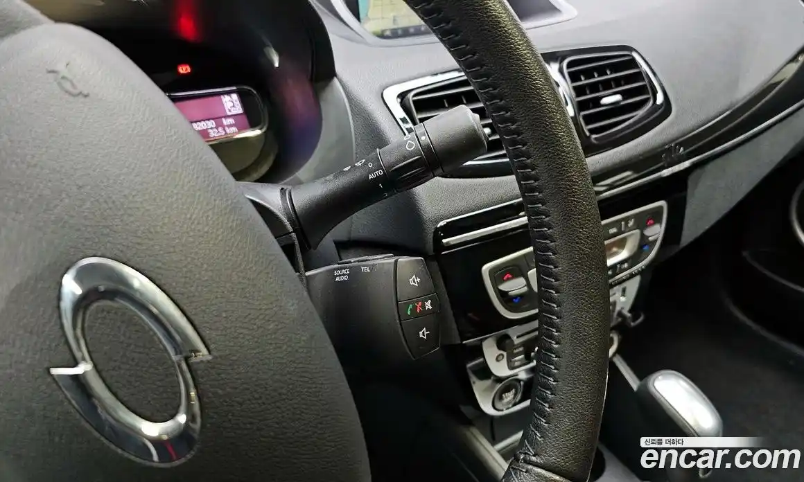 Renault SM3 2015 1.6 гидро в Москве № 1543128, фото 16