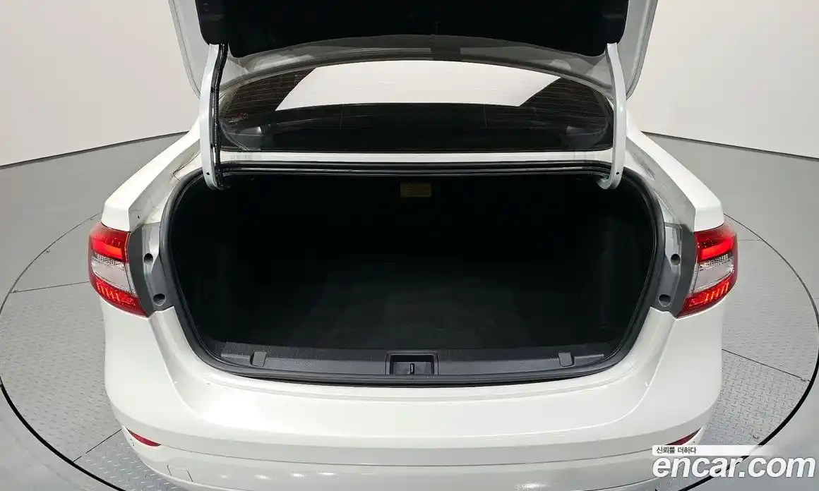 Renault SM3 2015 1.6 гидро в Москве № 1543128, фото 20