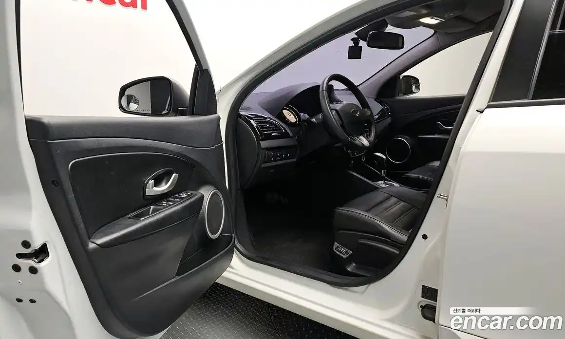 Renault SM3 2015 1.6 гидро в Москве № 1543128, фото 10