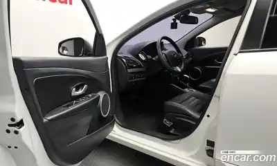 Renault SM3 2015 1.6 гидро в Москве № 1543128, миниатюра 10