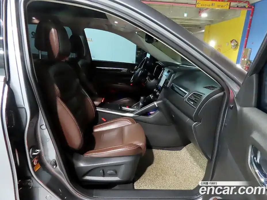 Renault QM6 2017 2.0 гидро в Москве № 1543755, фото 8