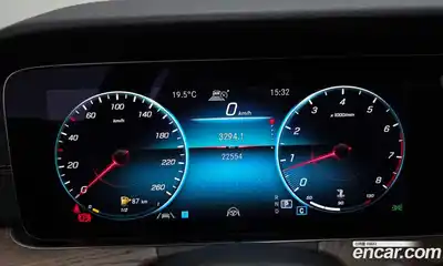 Mercedes-Benz E-Class 2022 2.0 гидро в Москве № 1544860, миниатюра 8