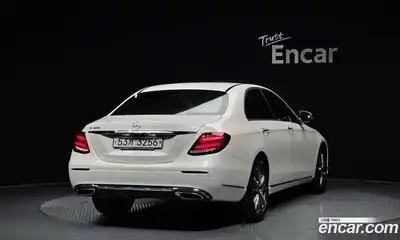Mercedes-Benz E-Class 2018 2.0 гидро в Москве № 1545395, миниатюра 2