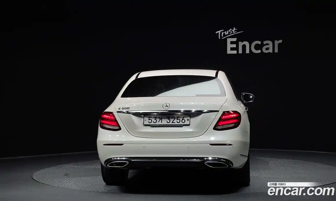 Mercedes-Benz E-Class 2018 2.0 гидро в Москве № 1545395, фото 4