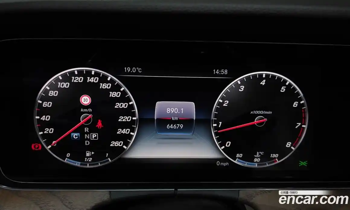 Mercedes-Benz E-Class 2018 2.0 гидро в Москве № 1545395, фото 8