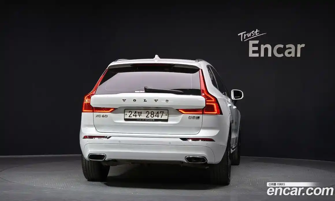 Volvo XC60 2018 2.0 гидро в Москве № 1546991, фото 4