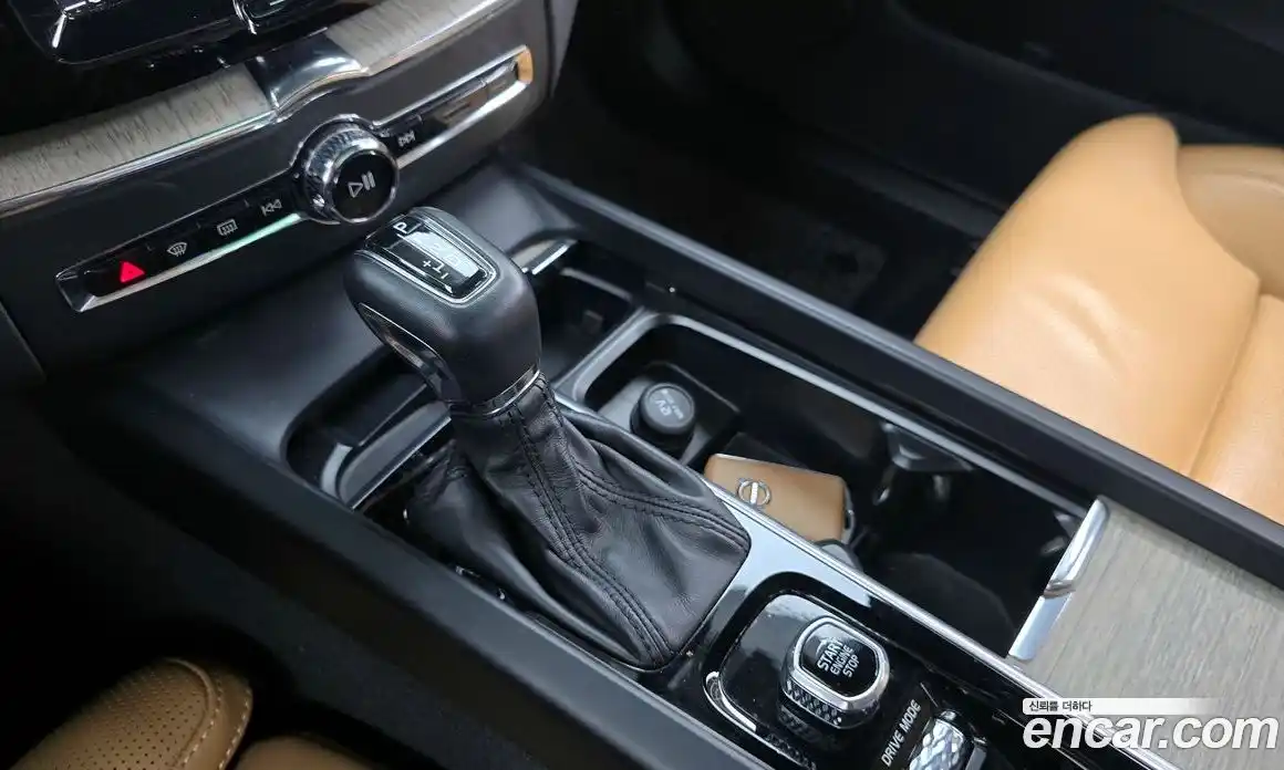 Volvo XC60 2018 2.0 гидро в Москве № 1546991, фото 9