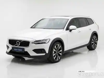 Volvo V60, 2025