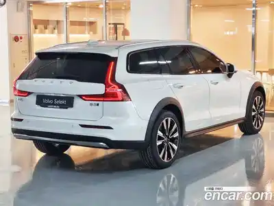 Volvo V60 2025 2.0 гидро в Москве № 1547001, миниатюра 2