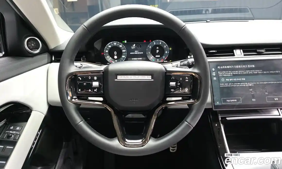 Land Rover Range-Rover Evoque 2025 2.0 гидро в Москве № 1547469, фото 13