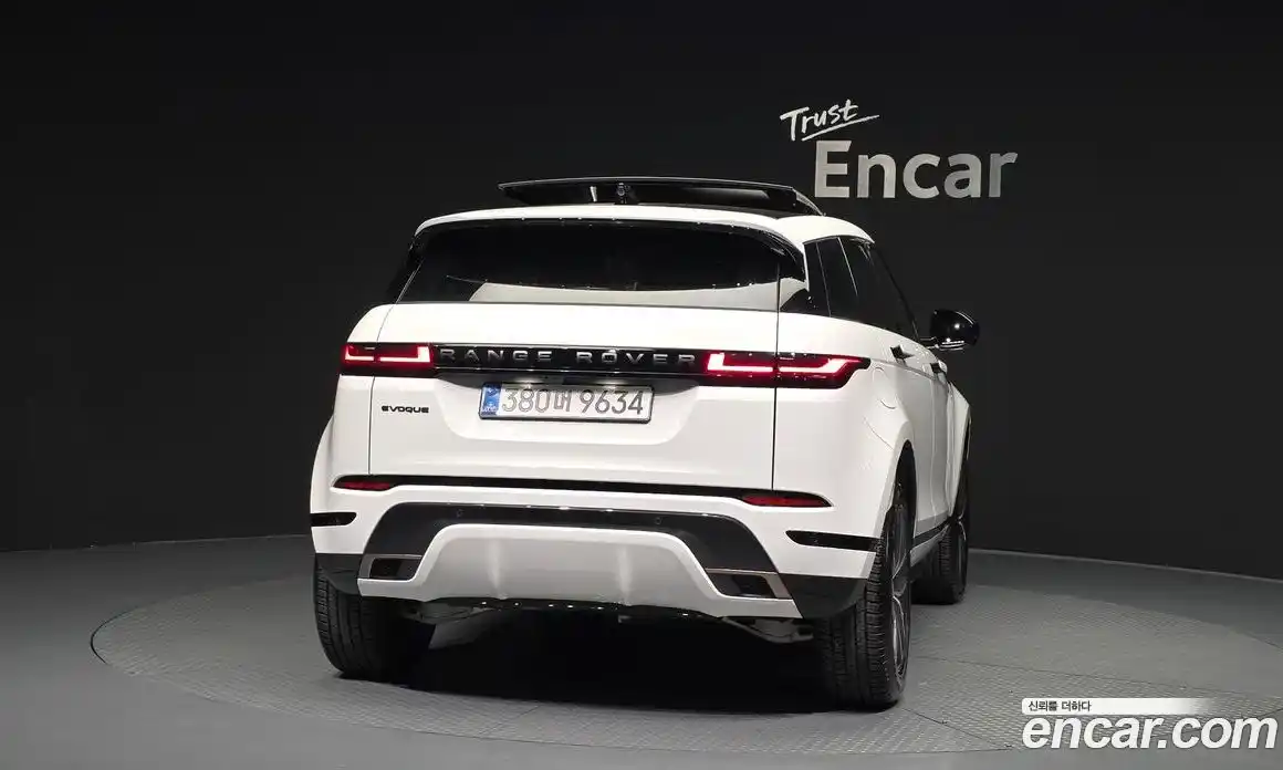 Land Rover Range-Rover Evoque 2025 2.0 гидро в Москве № 1547469, фото 4