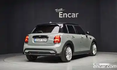Mini Cooper 2022 1.5 гидро в Москве № 1548153, миниатюра 2