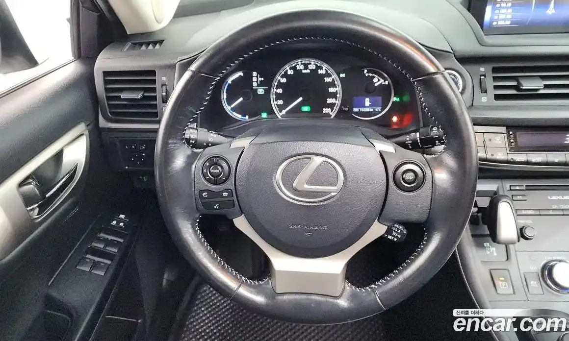 Lexus CT200h 2017 1.8 гидро в Москве № 1548888, фото 16