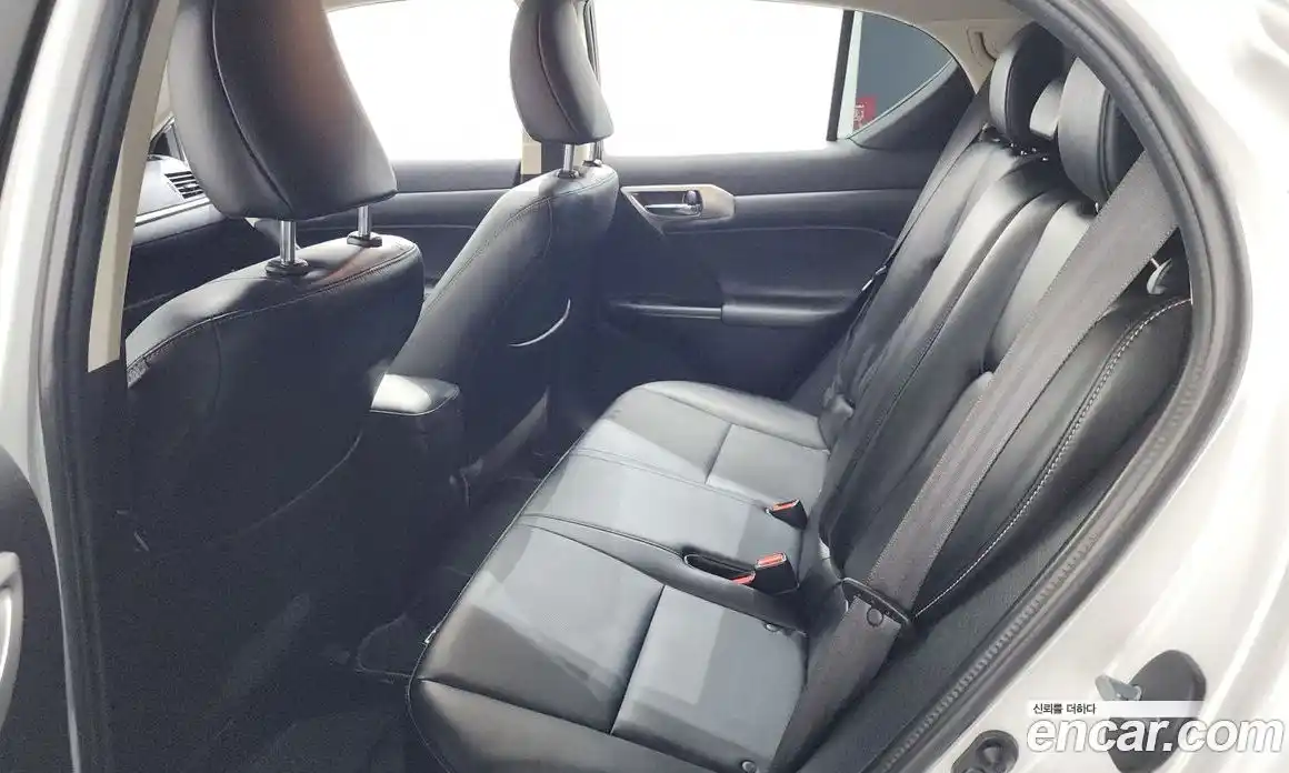Lexus CT200h 2017 1.8 гидро в Москве № 1548888, фото 19