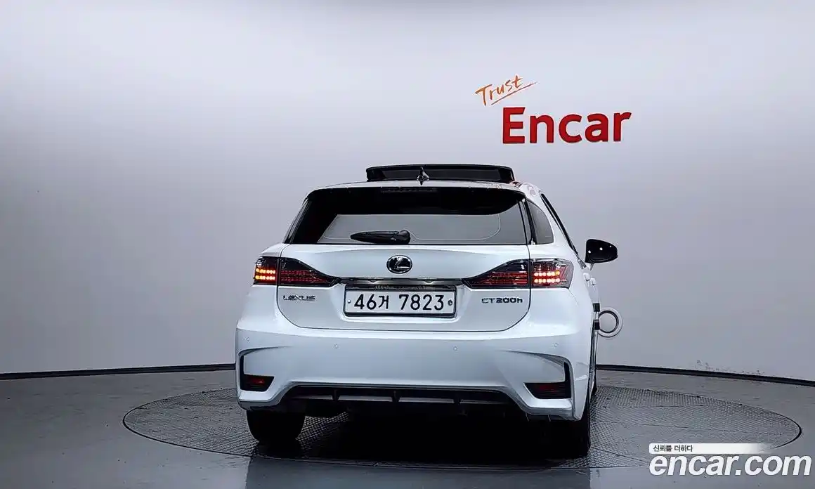Lexus CT200h 2017 1.8 гидро в Москве № 1548888, фото 4