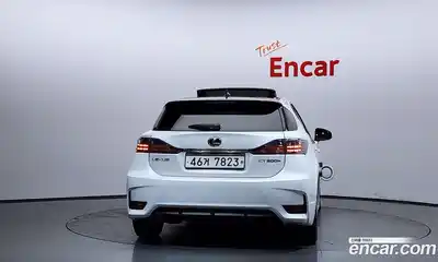 Lexus CT200h 2017 1.8 гидро в Москве № 1548888, миниатюра 4