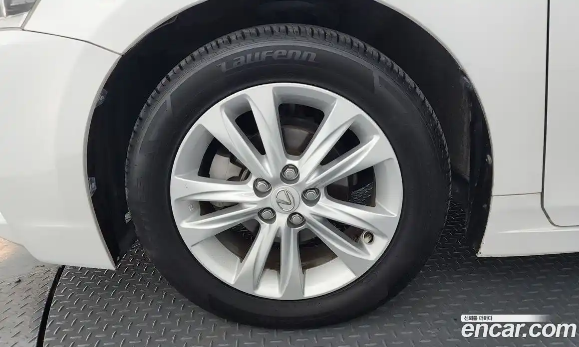 Lexus CT200h 2017 1.8 гидро в Москве № 1548888, фото 5
