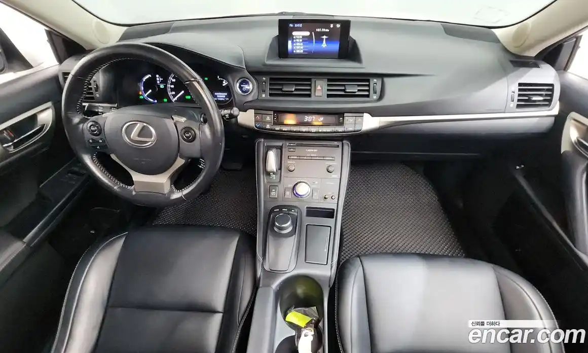 Lexus CT200h 2017 1.8 гидро в Москве № 1548888, фото 7