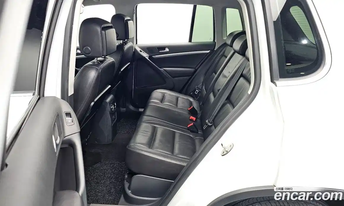 Volkswagen Tiguan 2015 2.0 гидро в Москве № 1549355, фото 11