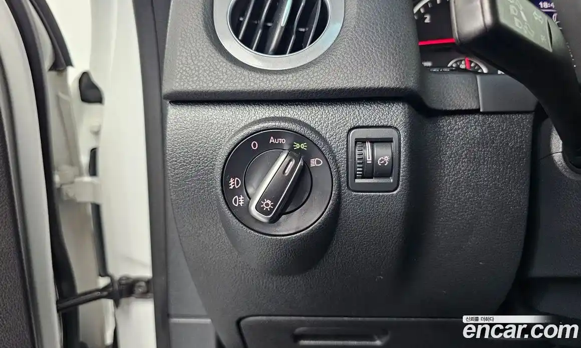 Volkswagen Tiguan 2015 2.0 гидро в Москве № 1549355, фото 18