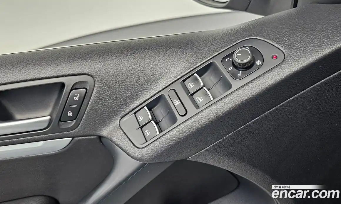 Volkswagen Tiguan 2015 2.0 гидро в Москве № 1549355, фото 19