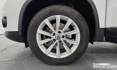 Volkswagen Tiguan 2015 2.0 гидро в Москве № 1549355, миниатюра 5