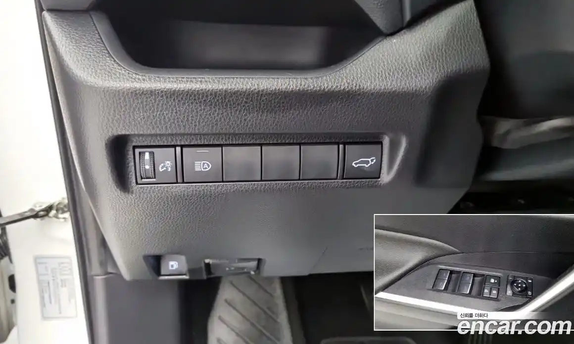 Toyota RAV4 2022 2.5 гидро в Москве № 1550137, фото 16