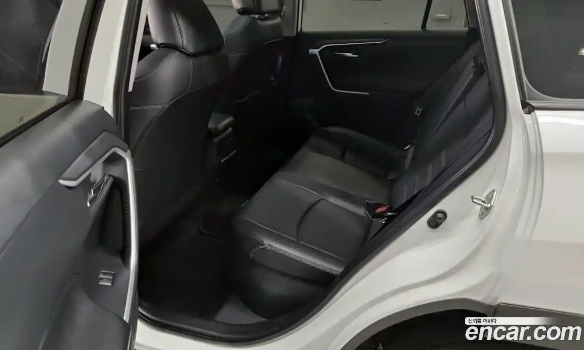 Toyota RAV4 2022 2.5 гидро в Москве № 1550137, фото 7