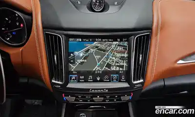 Maserati Levante 2018 3.0 гидро в Москве № 1550875, миниатюра 12