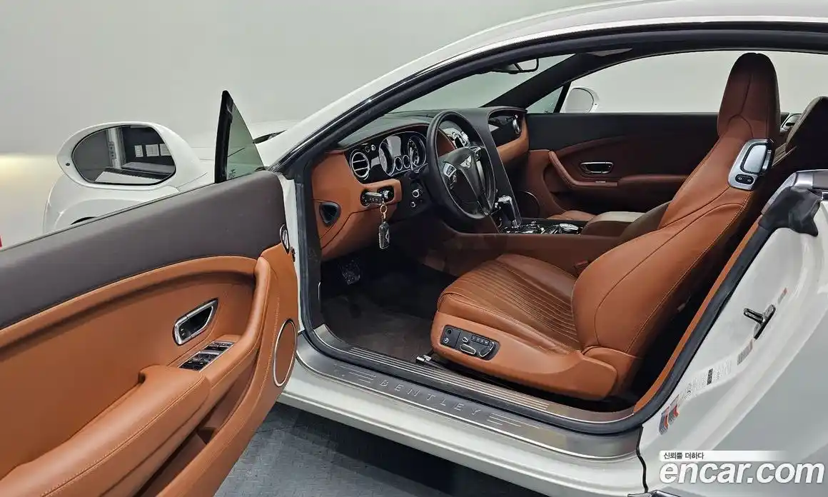 Bentley Continental 2015 4.0 гидро в Москве № 1551459, фото 10