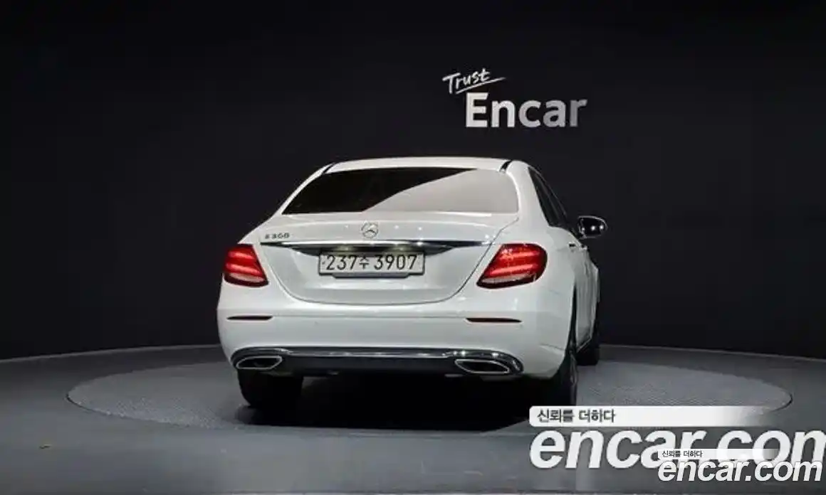 Mercedes-Benz E-Class 2020 2.0 гидро в Москве, фото 4
