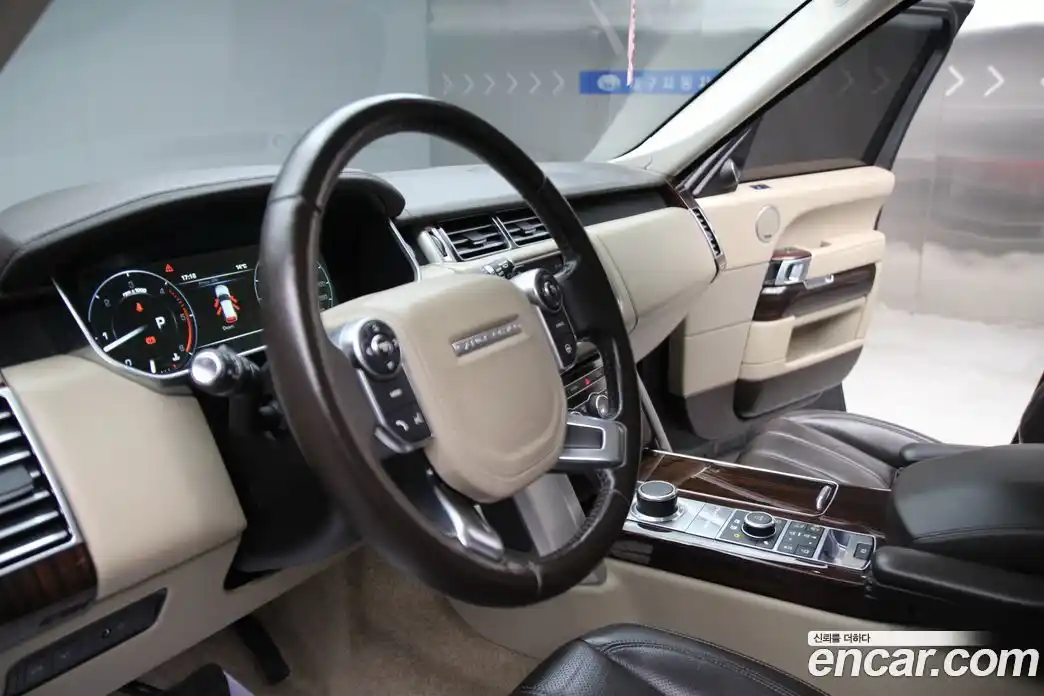 Land Rover Range-Rover 2016 4.4 гидро в Москве № 166874, фото 10