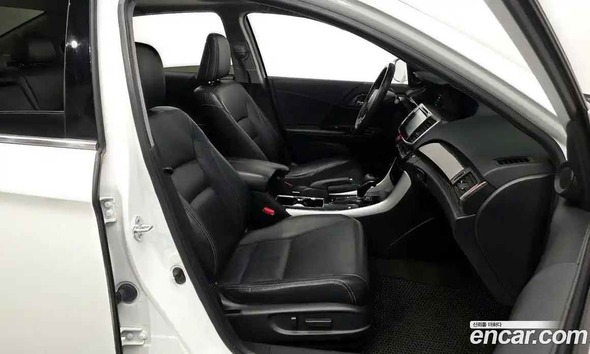 Honda Accord 2017 2.0 гидро в Москве № 170605, фото 11